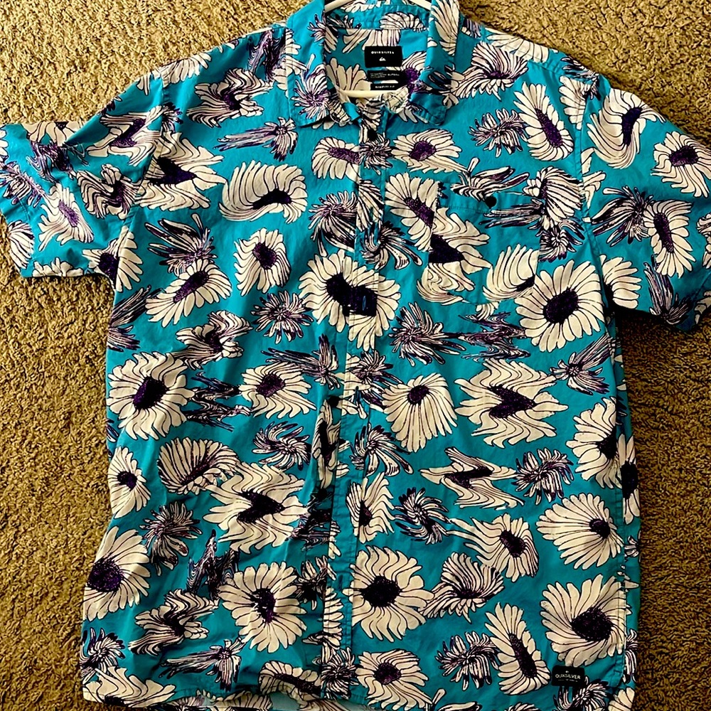 Quiksilver men’s short sleeve floral button up size XL